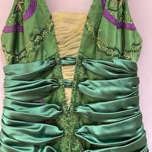 VINTAGE MANDALAY TIGHT FITTING SILK GOWN IN PERFECT CONDITION AND SHAPE